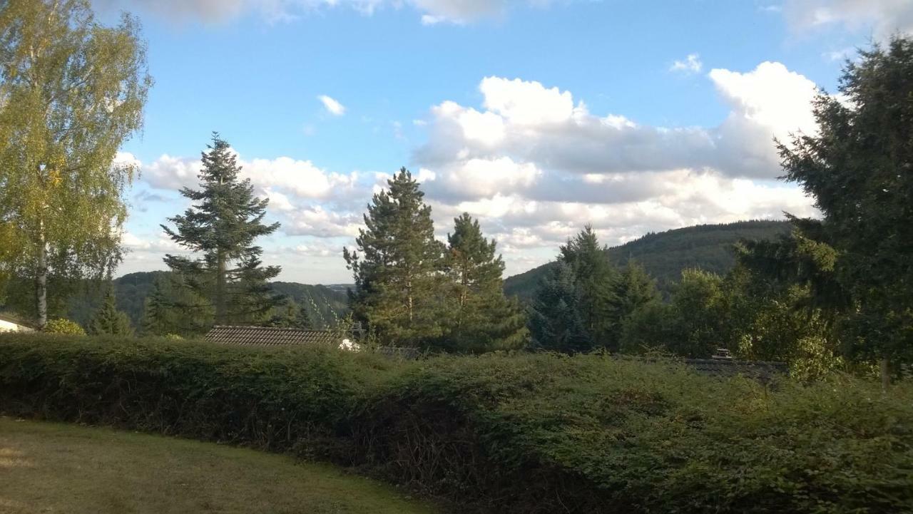 Blick In Die Suedeifel Biersdorf 외부 사진