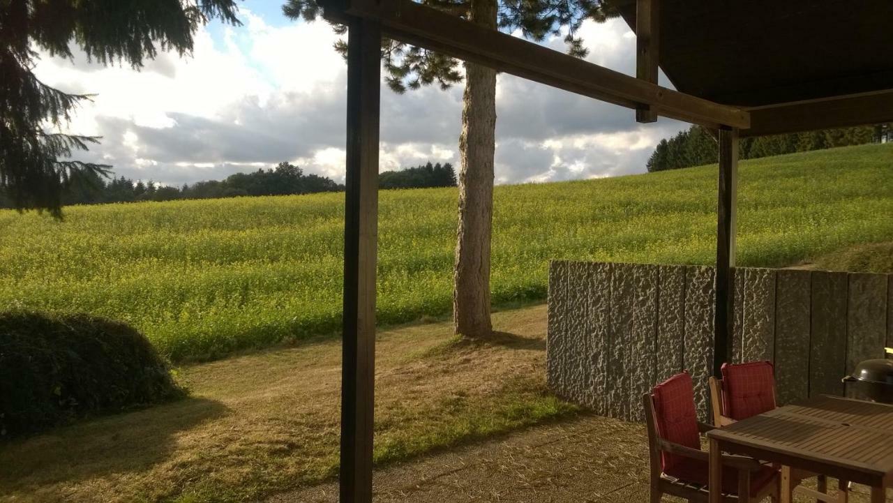 Blick In Die Suedeifel Biersdorf 외부 사진